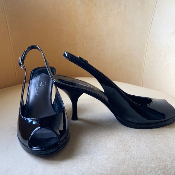 Patent leather sling back shoes - Picture 2 of 3